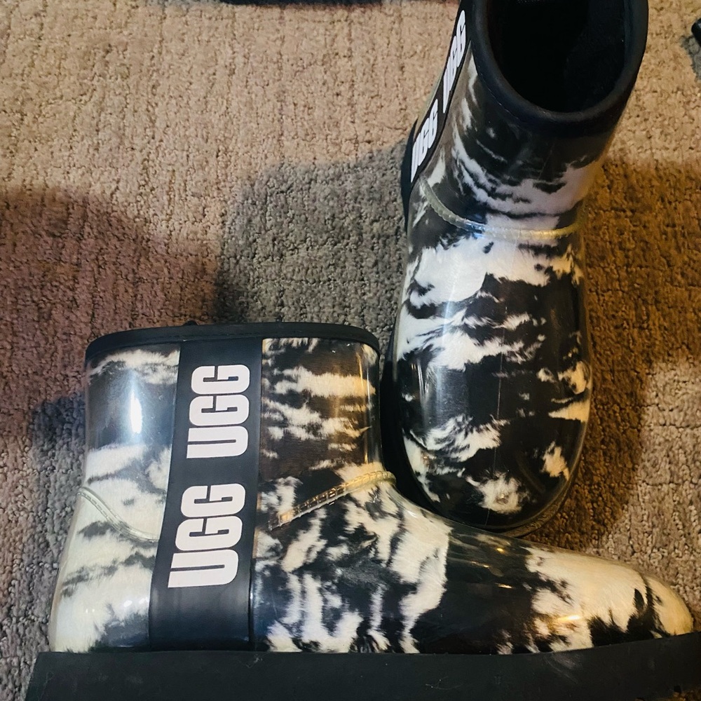Never used UGG camel vinyl boots